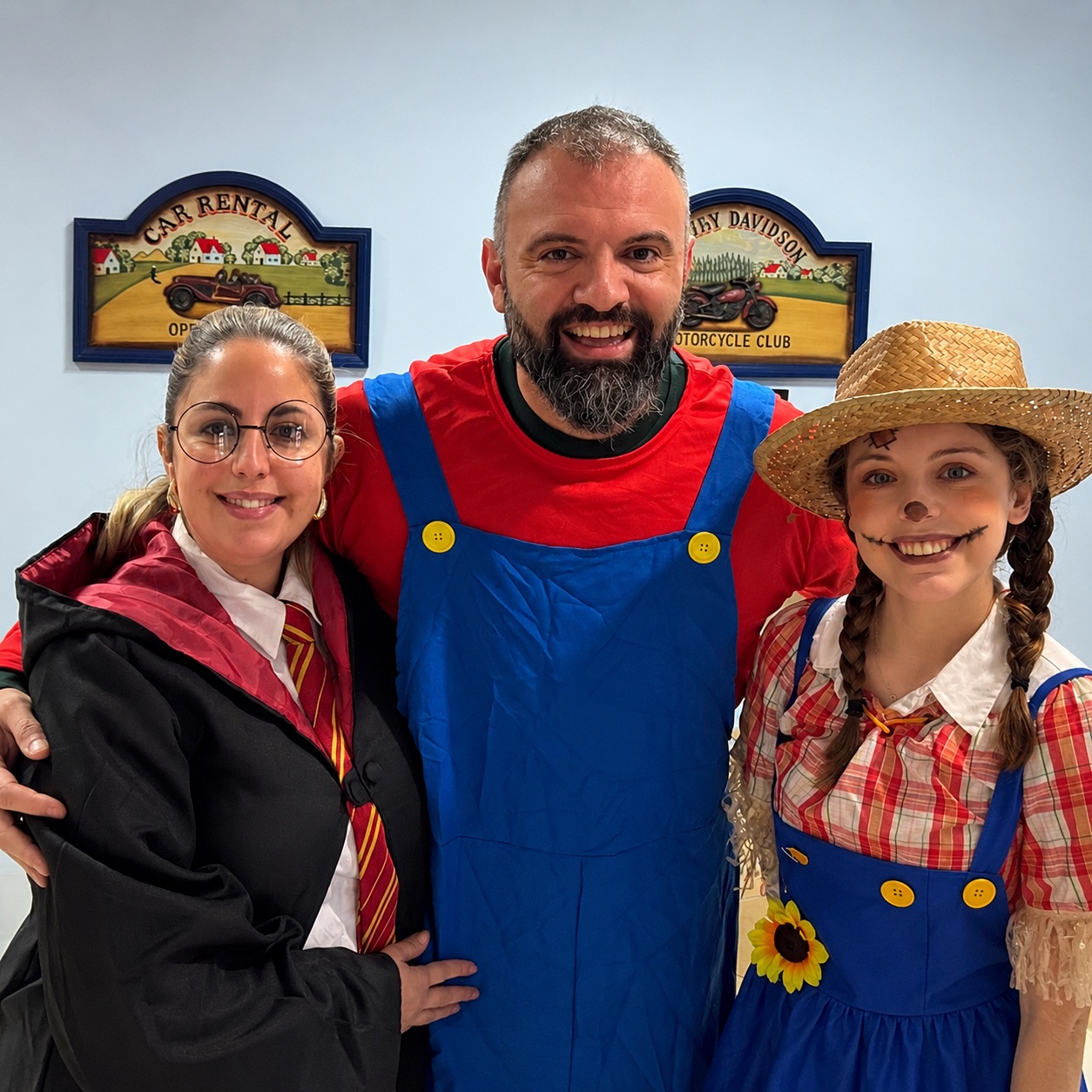 Jeremy, Ana y Alicia, profesores de JeremyTEC